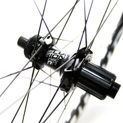 Vittoria Elusion 30 Carbon Disc Wheels / Centerlock / Shimano / Bolt Through