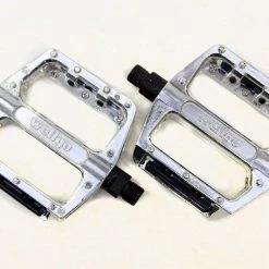 Drivetrain Wellgo B087U Platform 9/16" Spindle Pedals - Black