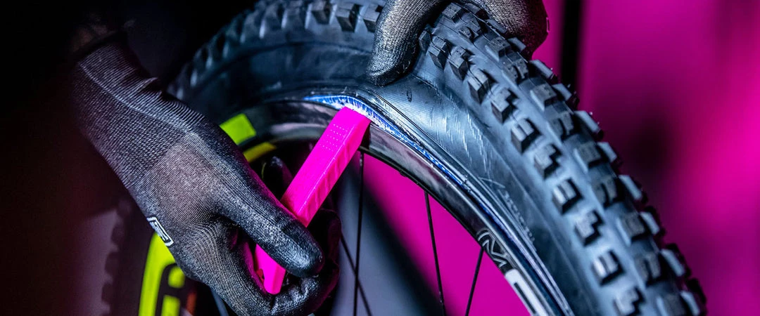 Muc Off Muc-Off Rim Stix Tyre Lever X 2 Accessories 5 Muc Off Muc-Off Rim Stix Tyre Lever X 2 Accessories