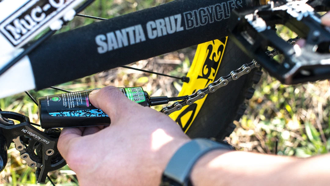 Muc Off Muc-Off Wet Chain Lube - 120ml 6 Muc Off Muc-Off Wet Chain Lube - 120ml